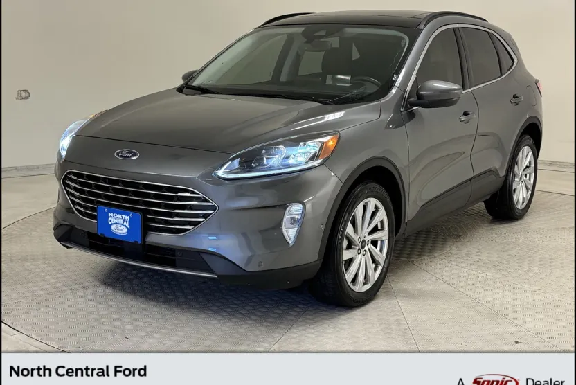 2022 Ford Escape Titanium photo 1