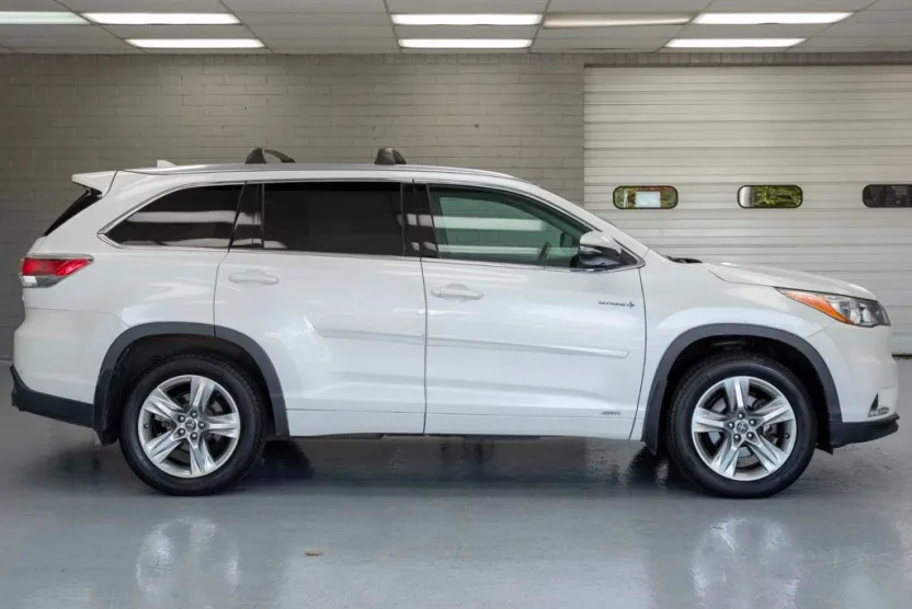 2016 Toyota Highlander Hybrid Limited photo 1
