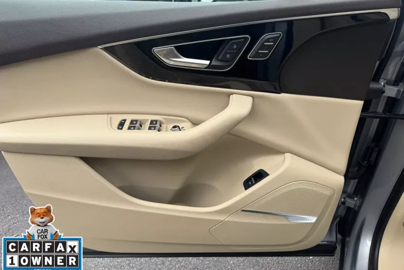 2019 Audi Q7 55 Prestige photo 1