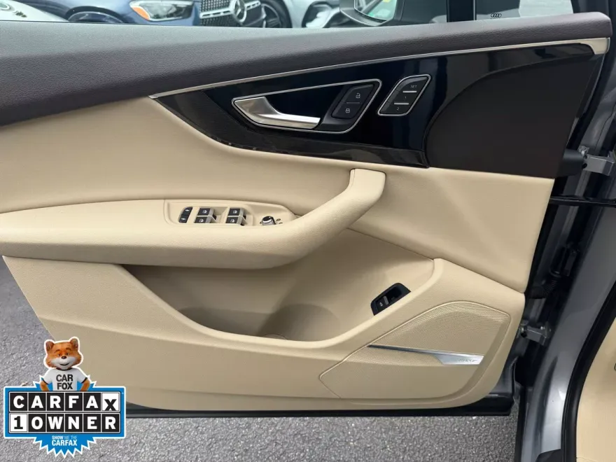2019 Audi Q7 55 Prestige photo 1