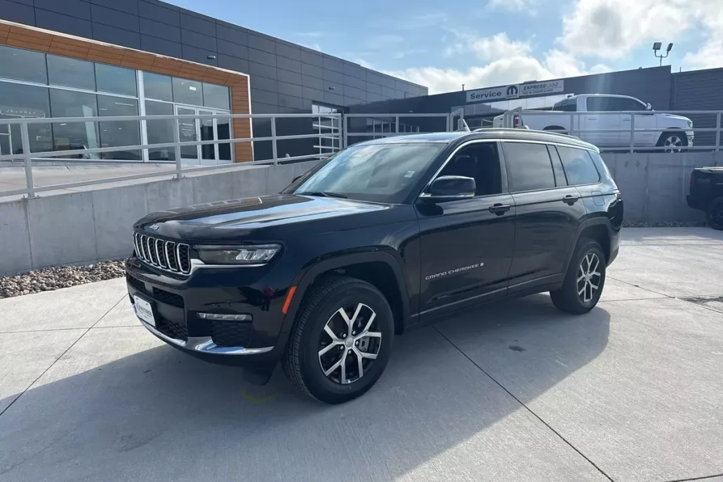2025 Jeep Grand Cherokee Limited photo 1
