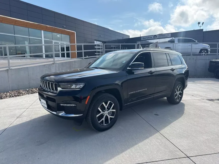 2025 Jeep Grand Cherokee Limited photo 1