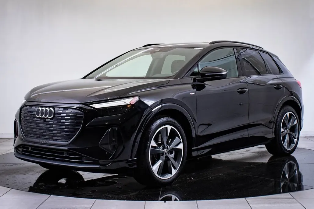 2024 Audi Q4 E-tron Premium Plus photo 1