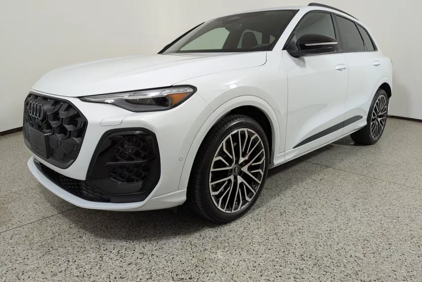 2025 Audi SQ5 Premium Plus photo 1