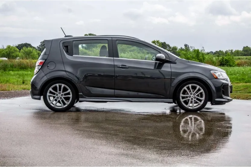 2019 Chevrolet Sonic LT photo 1
