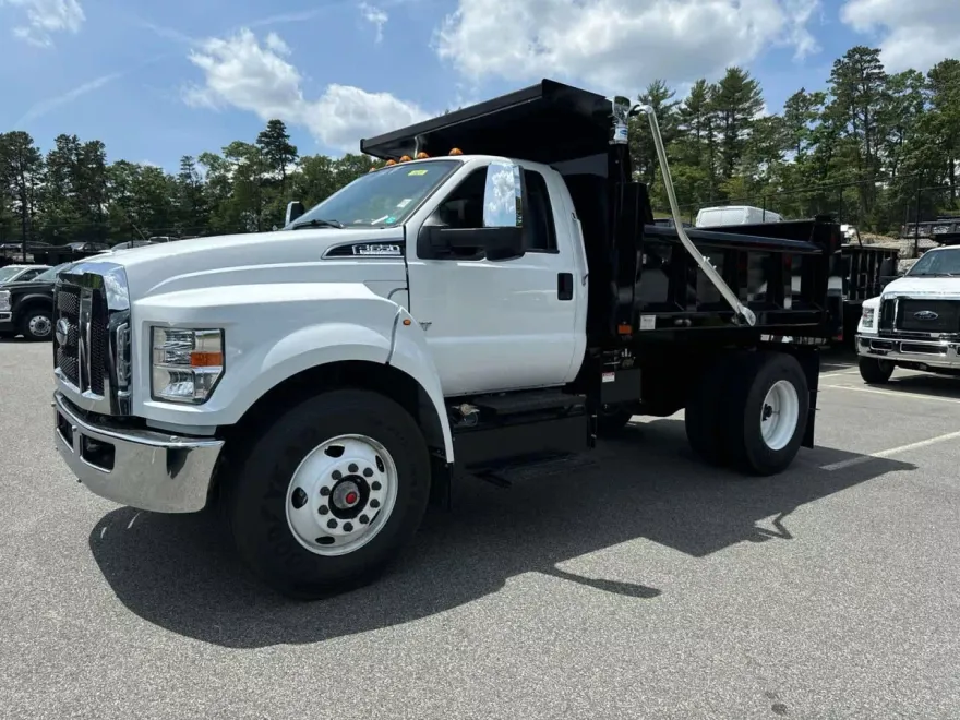 2025 Ford F-650 Regular Cab photo 1
