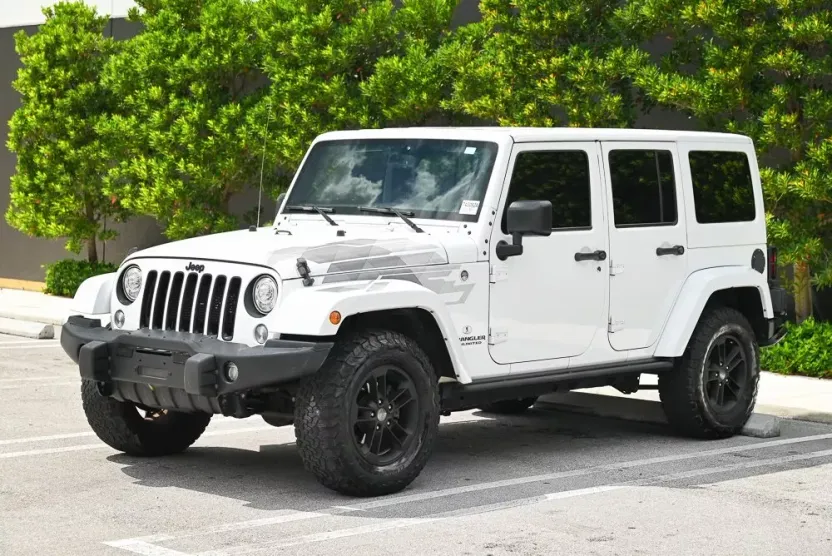 2017 Jeep Wrangler Unlimited Sahara photo 1