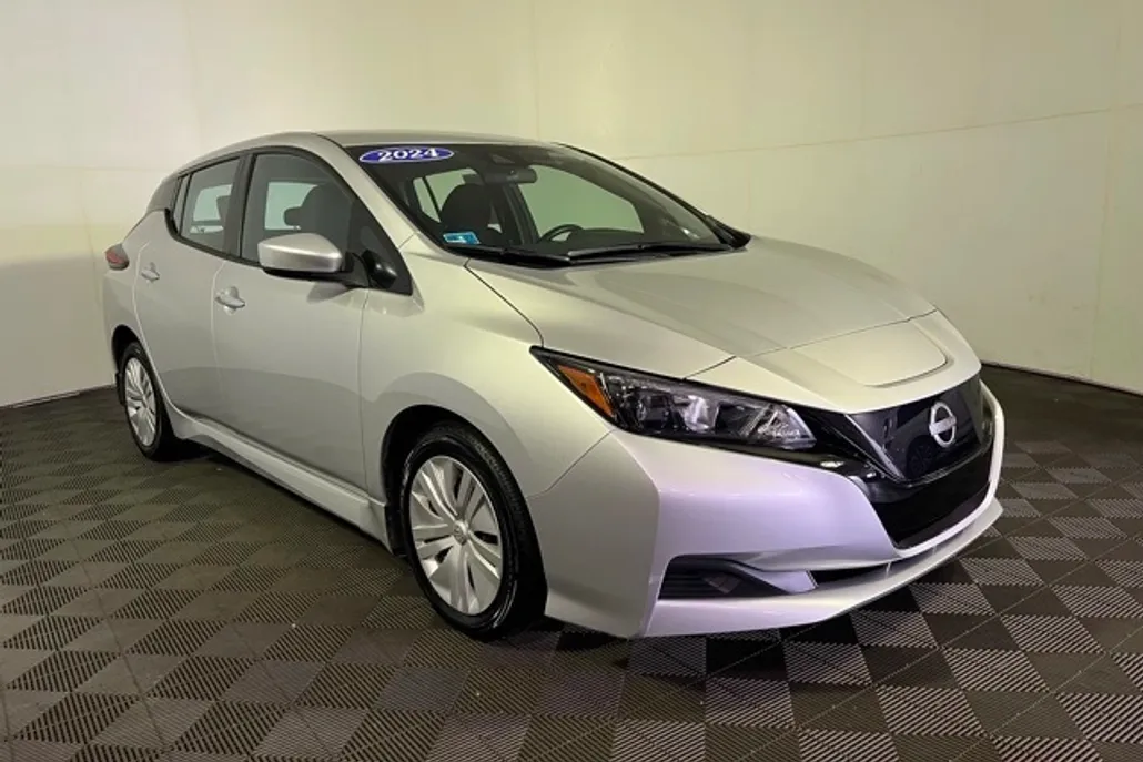 2024 Nissan Leaf S photo 1