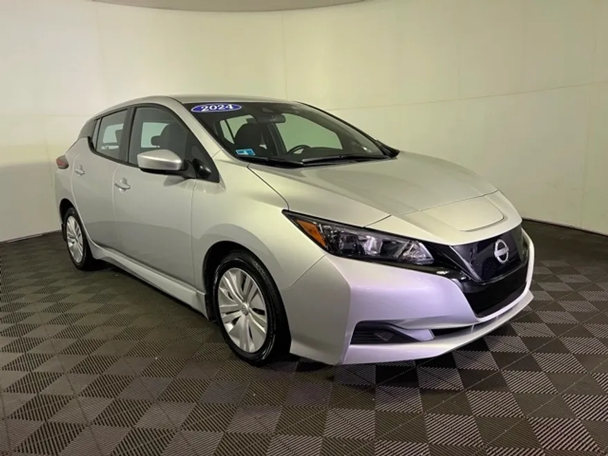 2024 Nissan Leaf S photo 1