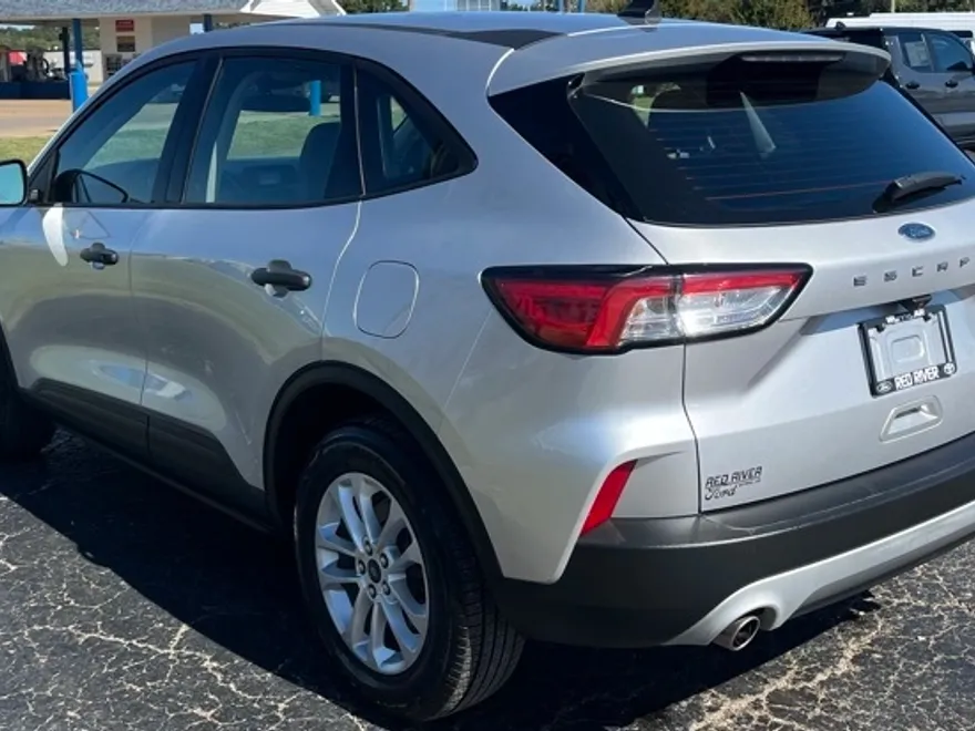 2020 Ford Escape S photo 1