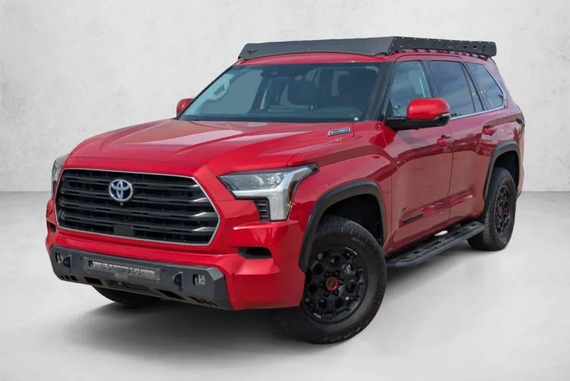2023 Toyota Sequoia SR5 photo 1