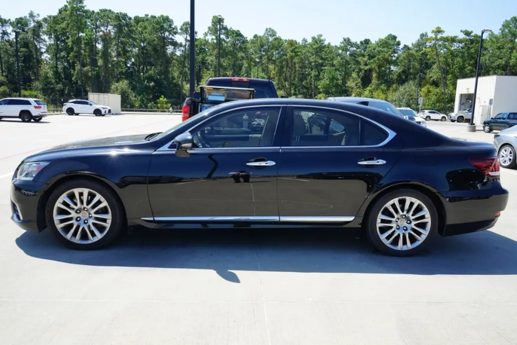 2015 Lexus LS 460 photo 1