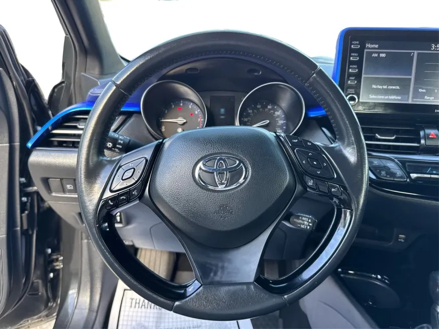 2022 Toyota C-HR XLE photo 18