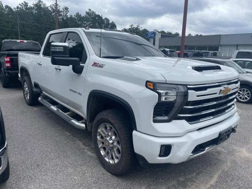 2025 Chevrolet Silverado 2500HD LT photo 1