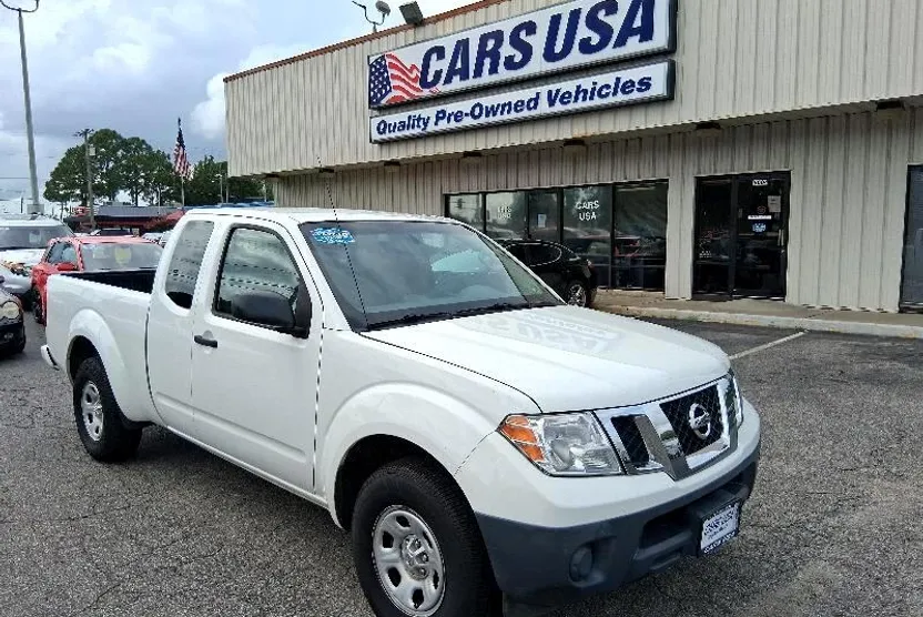 2017 Nissan Frontier S Crew Cab photo 1