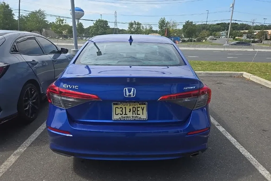 2022 Honda Civic Sport photo 1