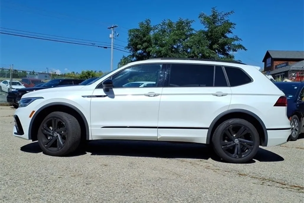 2024 Volkswagen Tiguan SE R-Line Black photo 1