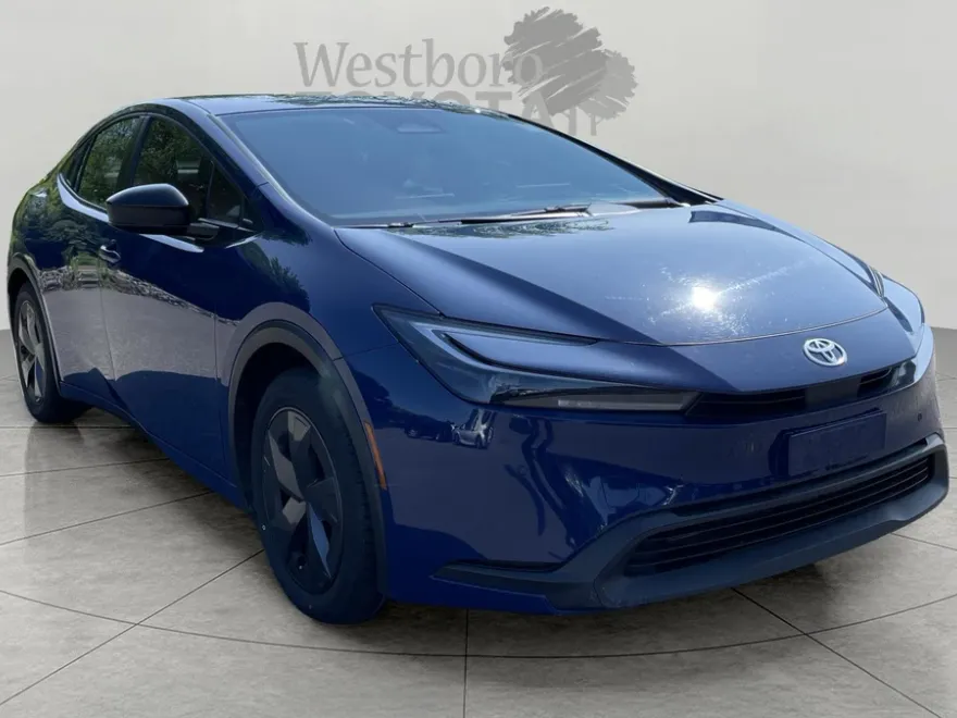 2024 Toyota Prius LE photo 1
