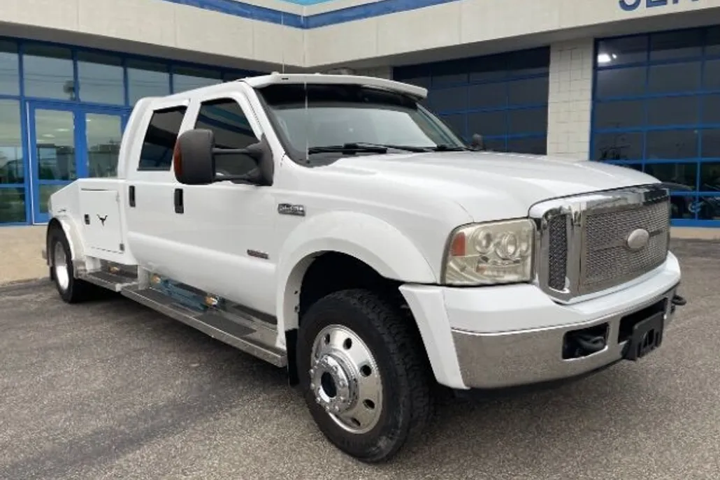 2005 Ford F-550 photo 1