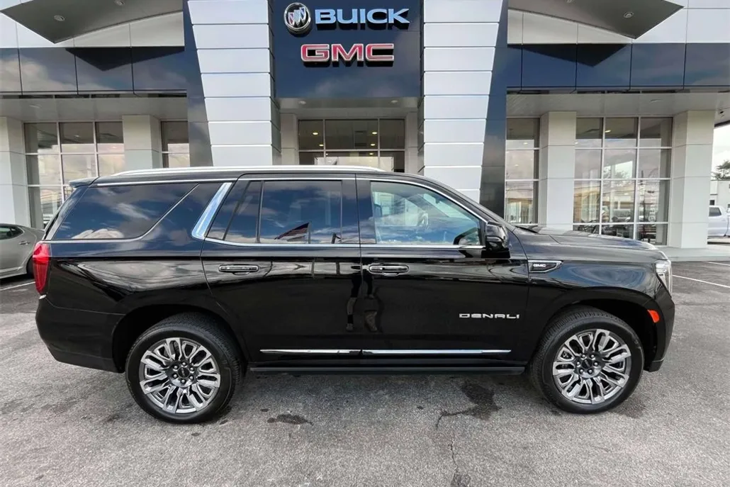 2023 Gmc Yukon Denali Ultimate photo 1