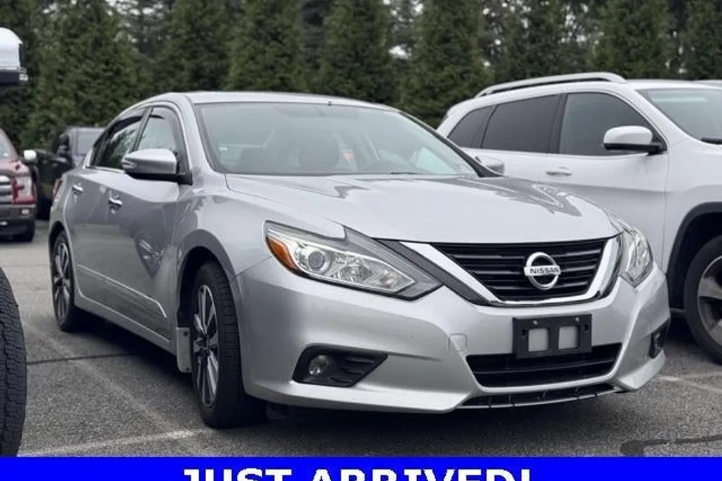 2017 Nissan Altima 2.5 SV photo 1
