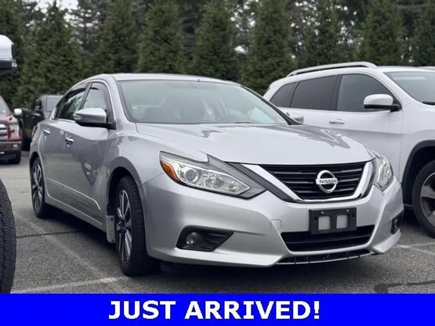 2017 Nissan Altima 2.5 SV photo 1