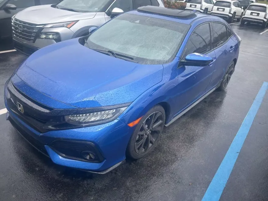 2018 Honda Civic Sport Touring photo 1