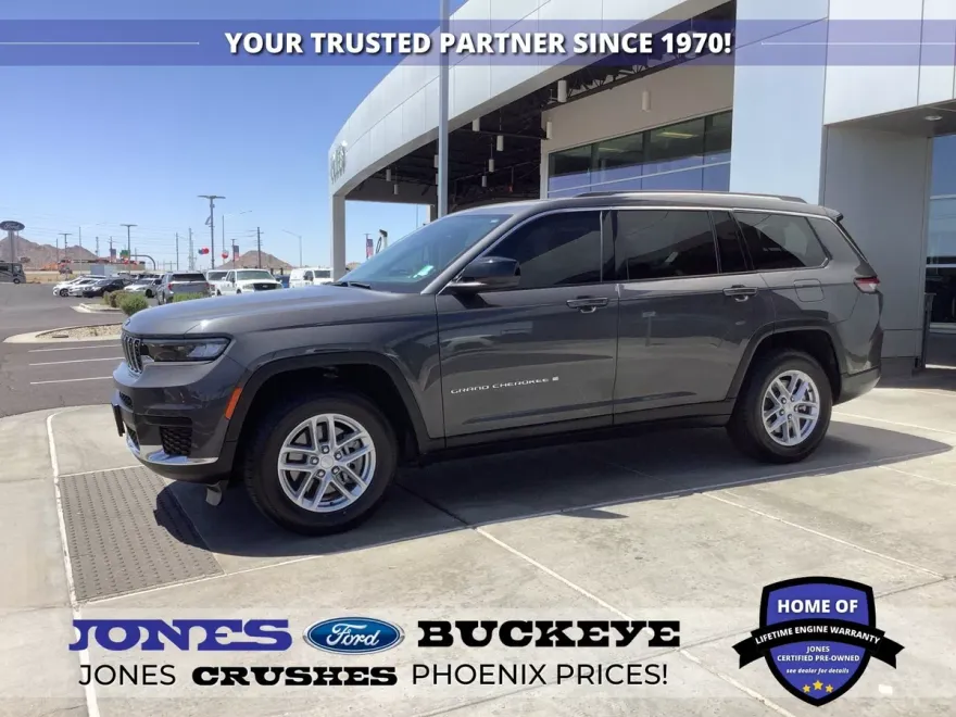 2023 Jeep Grand Cherokee Laredo photo 1