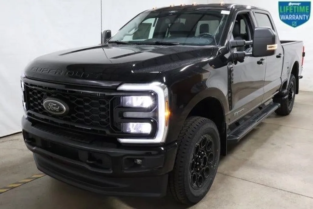 2025 Ford F-350 XLT photo 1