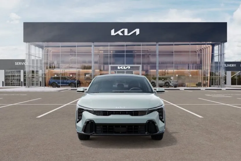 2025 Kia K4 GT-Line photo 1