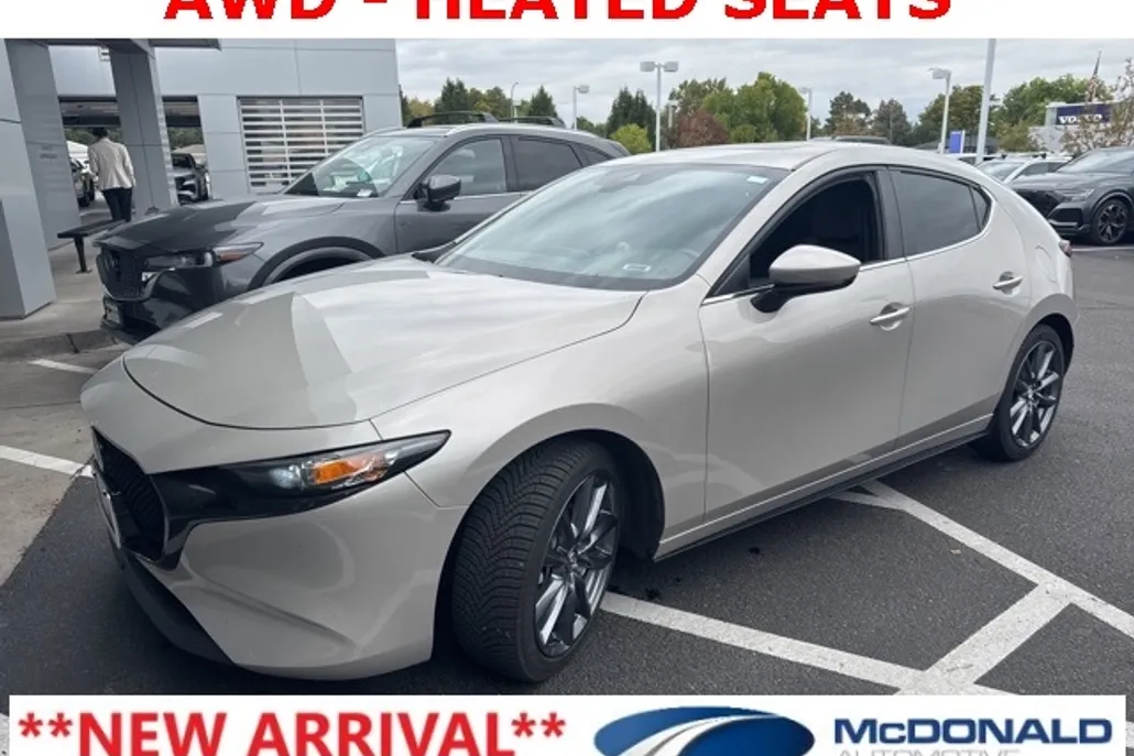 2022 Mazda Mazda3 Preferred photo 1