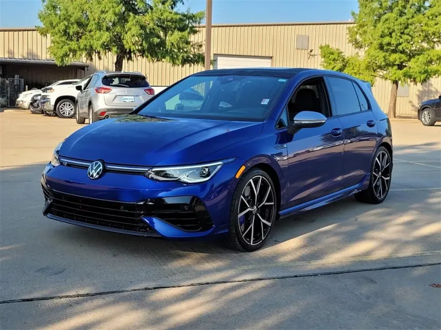 2024 Volkswagen Golf R photo 1
