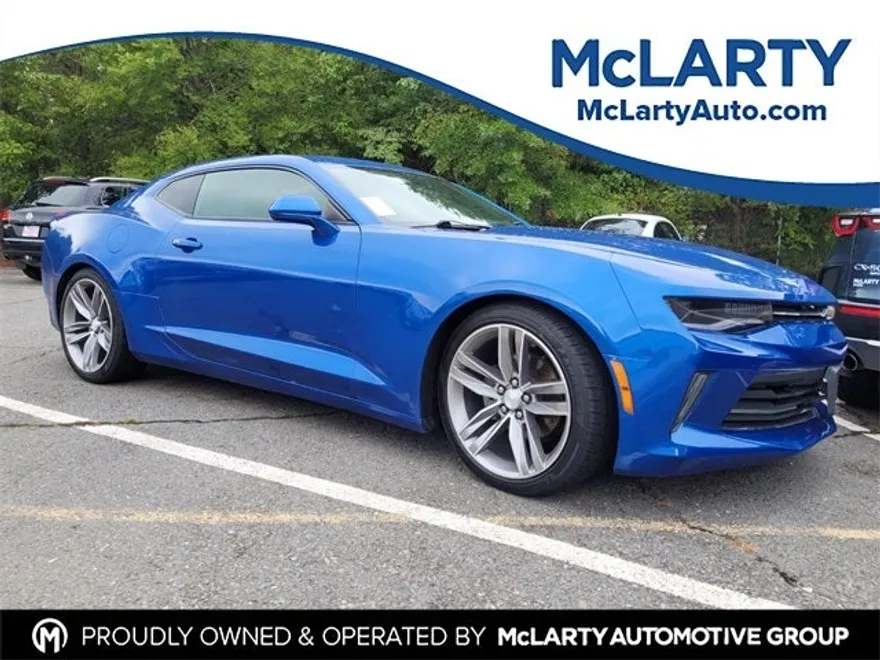 2018 Chevrolet Camaro 1LT photo 1