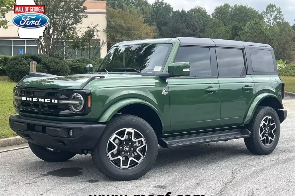 2025 Ford Bronco Outer Banks photo 1