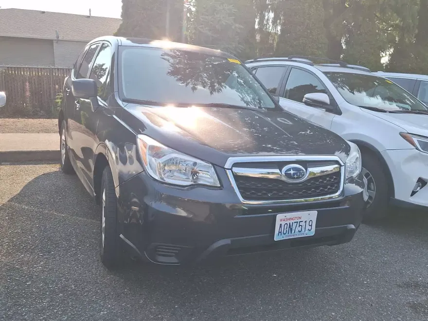 2014 Subaru Forester 2.5i photo 1