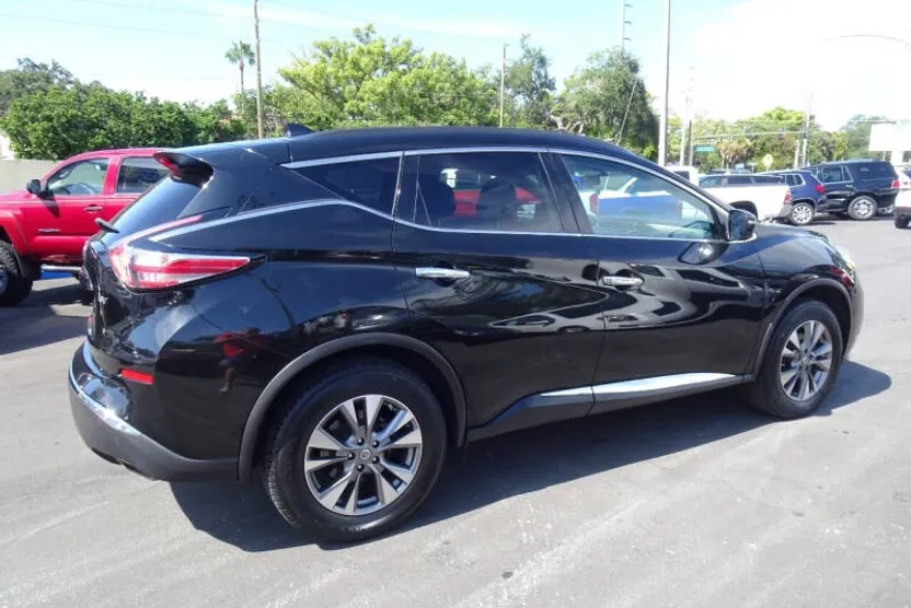 2017 Nissan Murano S photo 1