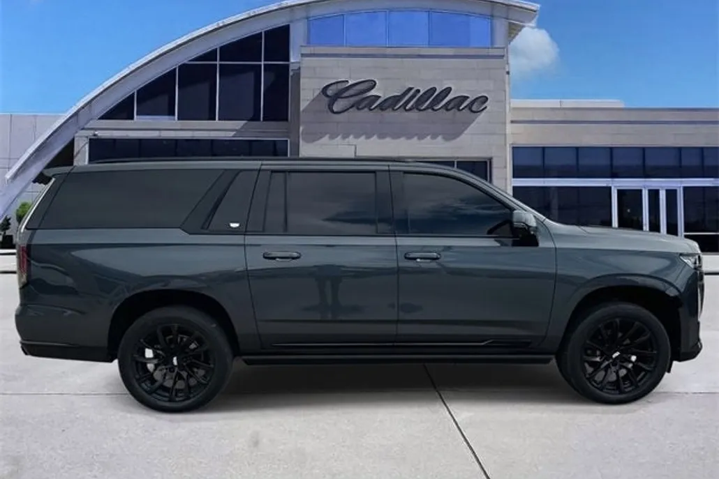 2021 Cadillac Escalade ESV Sport photo 1