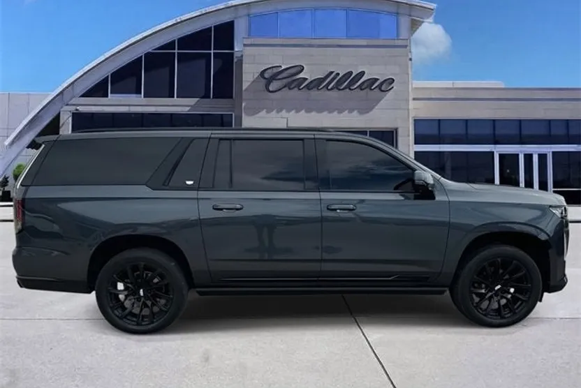 2021 Cadillac Escalade ESV Sport photo 1