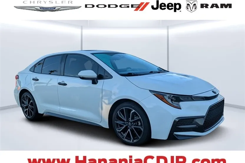 2022 Toyota Corolla SE photo 1