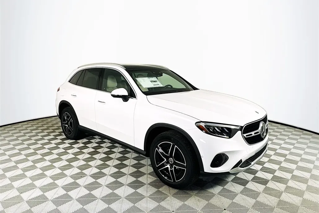 2026 Mercedes Benz GLC 300 4MATIC photo 1