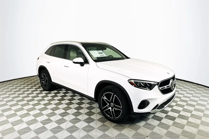 2026 Mercedes Benz GLC 300 4MATIC photo 1
