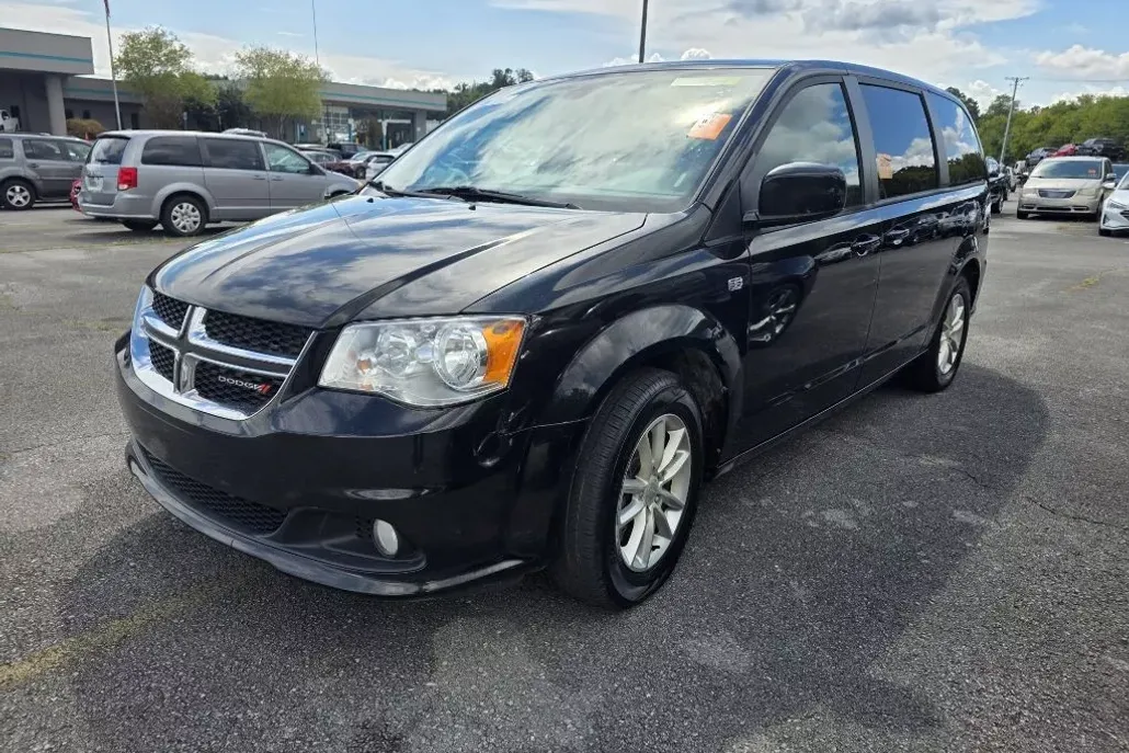 2019 Dodge Grand Caravan SE photo 1