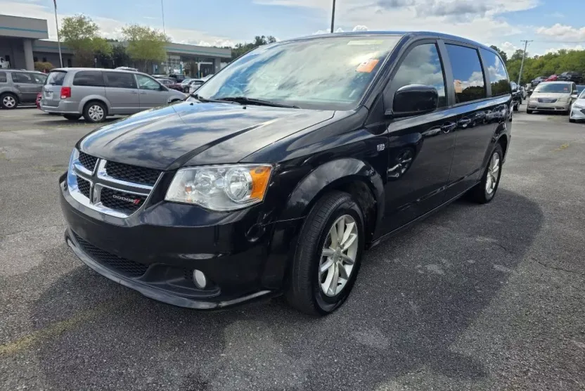 2019 Dodge Grand Caravan SE photo 1