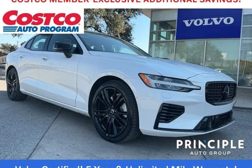 2024 Volvo S60 Recharge T8 Plus Black Edition photo 1