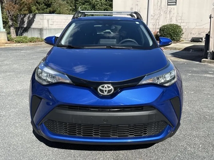 2020 Toyota C-HR LE photo 1