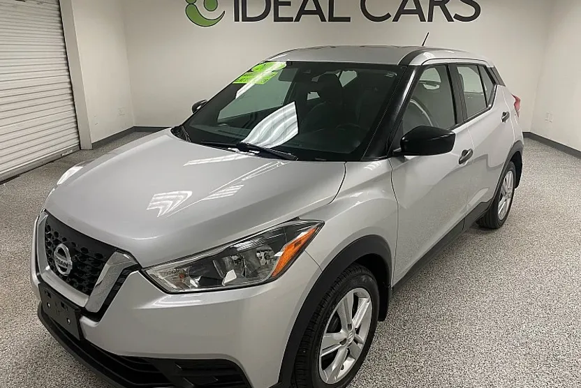 2020 Nissan Kicks S photo 1