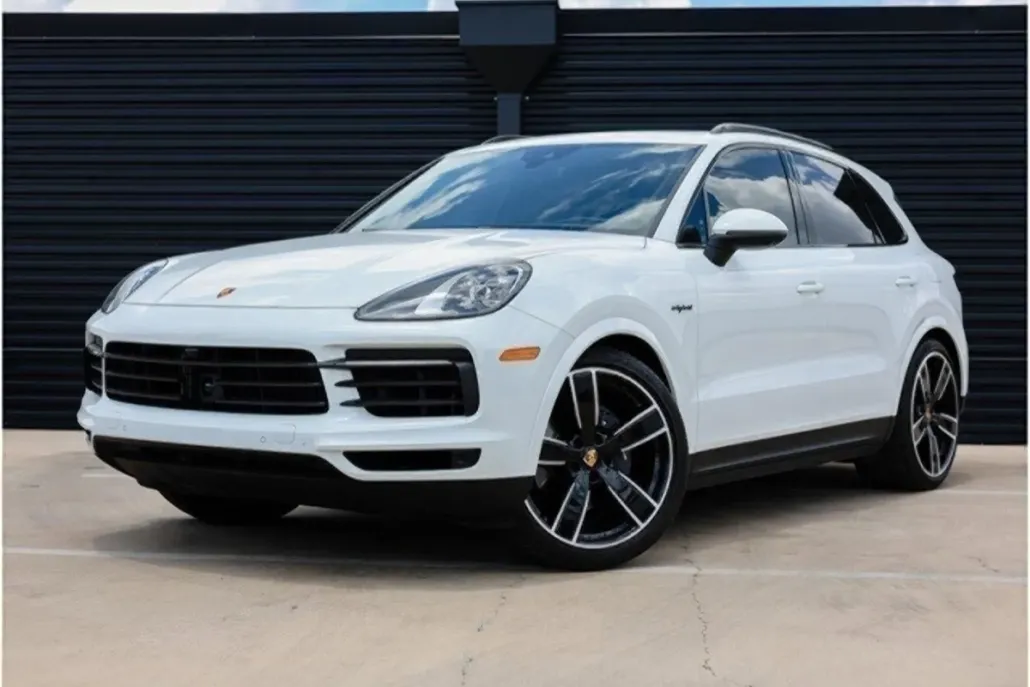 2023 Porsche Cayenne E-Hybrid Coupe Platinum Edition photo 1