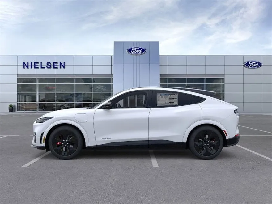 2025 Ford Mustang Mach-E GT photo 1