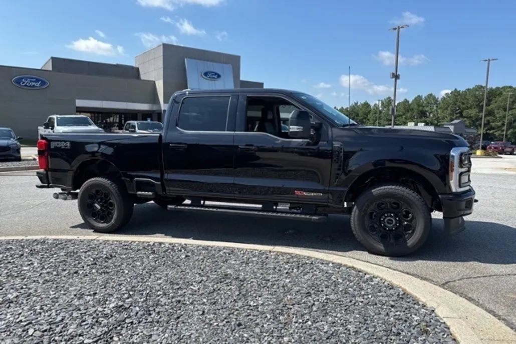 2025 Ford F-350 photo 1