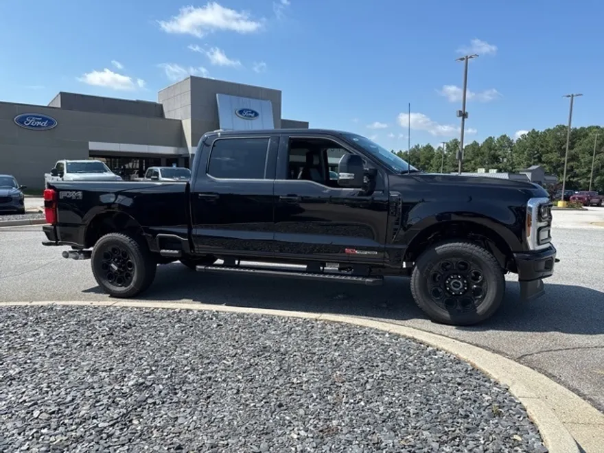 2025 Ford F-350 photo 1